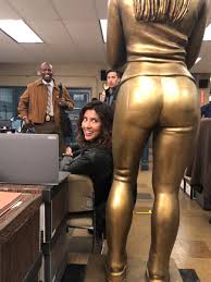 Chelsea Peretti on X: @melissafumero @nbcbrooklyn99  t.cotm3gzKHjcX  X