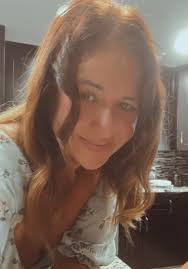 Hiya! My name is Glenda. I'm 48 and live in Texas. I chose this picture  shows the real me. I know it's not the best but I usually use a filter to