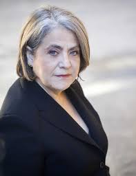 Mi sento napoletana in tutto, ma più che napoletana mi sento porticese;  probabilmente sono solo un po' nordica per il tipo di rapporto che ho da  sempre con mio figlio Francesco. A