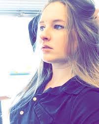 Jennifer Sloss's Instagram, Twitter & Facebook