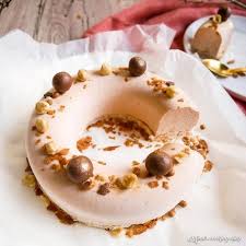 Gateau Nuage Marron Et Noisette La Petite Douceur Festive Recette Gateau Nuage Gateau Noisette Recette Gateau