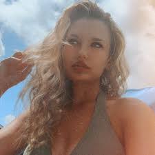 I need Huda to clock tf in to the tv show. Babe, tv needs to be  entertaining and unfortunately, you crashing out is PEAK ENTERTAINMENT  right now