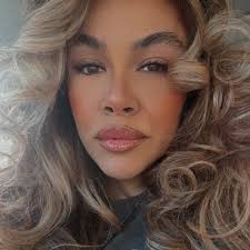 Sooooooo pretty! The color and everything 😍