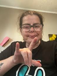 Velma Rowe's Instagram, Twitter & Facebook