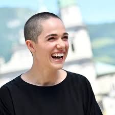 „Vielleicht ist irgendwo in der dritten Reihe von links ein Toter  eingeklemmt“