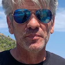 Almost 3 years in Hull now ☺️ and below was the view from St. Stephen's at  around 4pm today