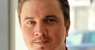 Heartbroken family tribute as dad dies outside pub and Coventry man  arrested