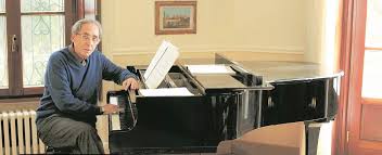 Battiato, ronald clay age 41, of peotone for 10 years formerly of lemont, passed away suddenly thursday, october 16, 2008. Il Fratello E La Nipote Vendono La Villa Di Franco Battiato