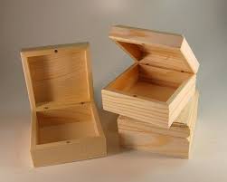 Buy wood toy box and get the best deals at the lowest prices on ebay! Holzkastchen Quadratisch Drei Stuck Das Kleine Holzkastchen Hat Einen Praktischen Magnetverschluss Es Square Wooden Box Wooden Boxes Small Wooden Boxes
