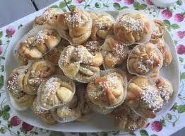 Seine langjährige freundin schreckte vor der aussicht auf ehe zurück und gab ihm den laufpass, während im büro der forsche nachwu. Ein Leckeres Rezept Fur Schwedische Kanelbullar Oder Zimtknoten Zuckersusse Apfel Kreativer Familienblog Und Reiseblog