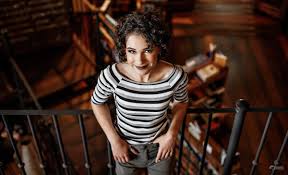 Sessão dos 15 anos da carol, feita em são francisco de paula, na livraria miragem e no lago são bernardo. Fifteen Caroline Barth Sao Francisco De Paula