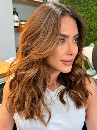 ✨ Marrom Dourado: calor, sofisticação e brilho na medida certa ✨  @brunamellofotografia_ @b.r.u.n.a.m.e.l.l.o Essa tonalidade é o equilíbrio  perfeito entre a profundidade do marrom e a luz suave do dourado. Ideal para