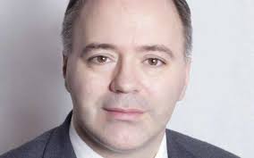 María Velasco: No podemos poner en los colegios, ni en los profesores la  solución de un problema que está en la familia