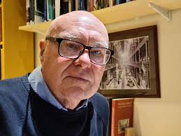 Dr Geoffrey N. Swinney