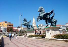 The Pegasus Large Statues Located Near The Entrance To The Old Town Cartagena De Indias Http Www Google Com Blank Html Cartagena De Indias Statue Old Things