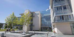 September 2015 besluttet regjeringen at ntnu skal samle sin framtidige hovedcampus i trondheim rundt gløshaugen, og at dragvoll skal avvikles. Campuses Ntnu