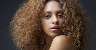 Courte effile degrade lovely de coupe visage rond cheveux épais , origine:helvia.co courte effile degrade lovely de coupe. Desepaissir Des Cheveux Epais 3 Astuces Pour Cheveux Boucles Cosmopolitan Fr