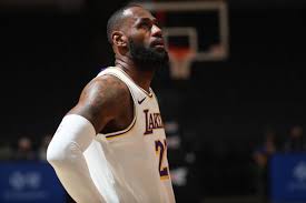 Player roster with photos, bios, and stats. Nba Lineups Today Who S Starting For Each Team Injury Report On Tuesday January 5th Draftkings Nation