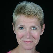 Caroline Webster's Instagram, Twitter & Facebook