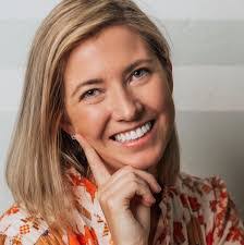 Sara Freund's Instagram, Twitter & Facebook