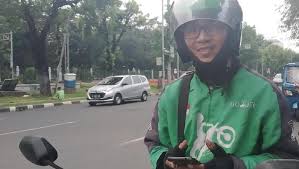 Beberapa waktu lalu sempat viral driver ojol wanita yang kehilangan motor saat ambil pesanan makanan di slah satu resotran di teras timbun ciracas. Ramai Prank Ojol Di Youtube Dengerin Nih Curhat Para Driver