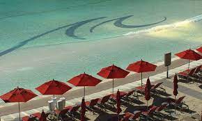 A Lazy River That Doesn T Rent Inner Tubes Review Of Mandalay Bay Beach Las Vegas Nv Tripadvisor