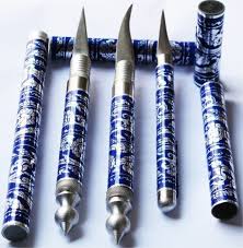Stainless steel merupakan bahan alat makan yang paling sering digunakan di restoran karena kuat, tahan lama, mudah dibersihkan, dan juga selalu terlihat bagus. Pisau Ukir Jenis Pemilihan Dan Aturan Pakai Seperangkat Alat Dasar Ukir Pro Ukiran Dari Sayur Dan Buah Cara Memotong Huruf Dengan Pisau Persegi Untuk Mengukir