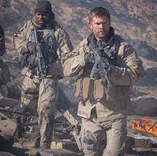 Chris Hemsworth As Captain Mitch Nelson And Trevante Rhodes As Sergeant First Class Ben Milo In The Chris Hemsworth Kids Chris Hemsworth Chris Hemsworth Movies