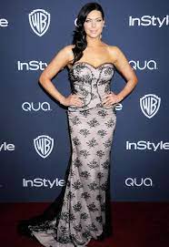 5′ 10″ height in meters: Laura Prepon Height Weight Age Spouse Family Facts Biography