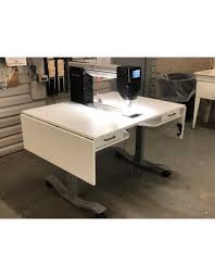 Table de cuisson électrique pas cher : Bernina Q20 Avec Table Elevatrice Horn Electrique Penelope Sewing Machines