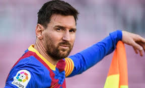 ليونيل ميسي قائد برشلونة السابق وكان برشلونة قد أعلن، الخميس الماضي، رحيل ميسي عن صفوف الفريق بشكل مجاني، بعد الفشل في تجديد تعاقده، قبل أن يلقي اللاعب الأرجنتيني كلمة الوداع الأخيرة في. P9vmf8ovjxutqm