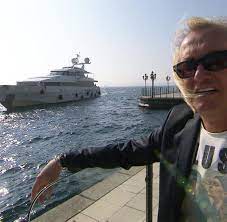 Heute genießt robert geiss mit seiner familie ein leben der superlative im adligen monaco, doch der weg dahin war weit. Die Geissens Rooobaart Der Schrecklich Zornige Chef Welt