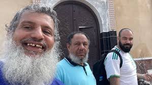 الفاضل عبدالرحمن الزرقاوي، من الجزائر، وتجاربه من المشي في عمان.