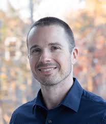 Lee Brewer's Instagram, Twitter & Facebook