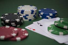 Walau memiliki kesempatan yang serupa, namun beberapa pejudi masih cari cara atau tutorial bermain rolet yang bisa membantu mereka untuk jadi besar peluang. Cara Cara Bermain Poker Top Online Casino Malaysia