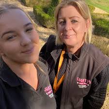 Morning. Is there a Christchurch professional dog walkers/pet sitters  network please? If not would any professionals be willing to answer a few  questions? Thanks for your time.