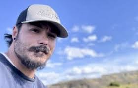 Sean Owsley's Instagram, Twitter & Facebook