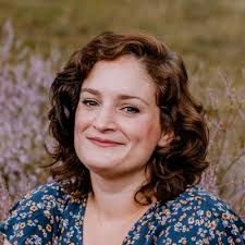 Vanaf het volgende studiejaar ben ik werkzaam op Hogeschool de Kempel als  docente taaldidactiek, werkplekbegeleidster en tutor van  propedeusestudenten voltijd.