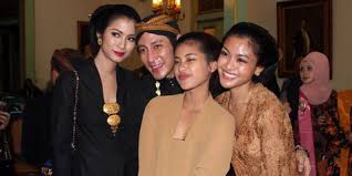 Jenazah kgpaa mangkunegara ix bakal dimakamkan di astana girilayu. Paundrakarna Cucu Bung Karno Yang Tinggalkan Dunia Hiburan Kapanlagi Com