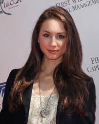 Everything that you'd ever want to happen and everything that you'd never expect to happen will happen. Haarschnitt Von Troian Bellisario Spencer Hastings Haare Beauty Frisur
