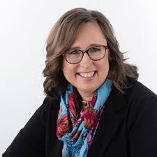 Rachel Oakley's Instagram, Twitter & Facebook