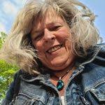 Donna Stucky's Instagram, Twitter & Facebook