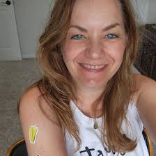 Tumbling stones with a rotary or vibratory tumbler