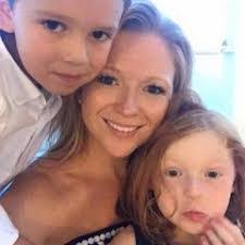 Jennifer Henderson's Instagram, Twitter & Facebook