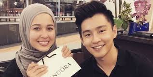 Alvin chong mp3 download gratis mudah dan cepat di metrolagu, stafaband. Beri Kejutan Sweet Dan Hadiah Istimewa Peminat Mahu Alvin Chong Dan Emma Maembong Bercinta