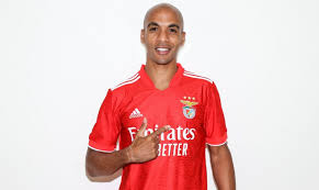 ˈʒwɐ̃w fɨˈlip iˈɾi.ɐ ˈsɐ̃tuʒ mo(w)ˈtĩɲu; Joao Mario Completes Controversial Benfica Switch