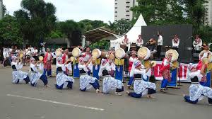 Nama tarian ini berasal dari lagu pengiringnya yang berjudul sampiung. Tari Rampak Bedug Asal Provinsi Banten