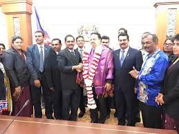 Malah langkah itu tidak bercanggah dengan gabungan bn. Dato Dr Ananthan Somasundaram Twitterren Yb Sen Tan Sri Dato Sri Sa Vigneswaran Yang Di Pertua Dewan Negara Parlimen Malaysia Menerima Lawatan Delegasi Mic Bahagian Kuala Kangsar Https T Co Nankchdtyq