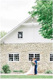 A Mayowood Stone Barn Wedding in Rochester, MN - Stephanie Holsman  Photography