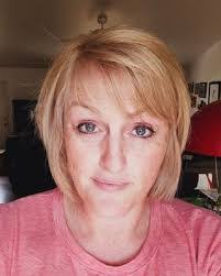 Lynne Barton's Instagram, Twitter & Facebook